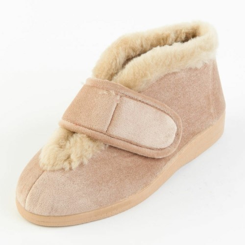 VAL NATURAL BOOTEES SIZE 9